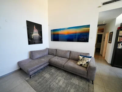 Quartier résidentiel Magnifique mini-penthouse à vendre – bustan baka, jérusalem