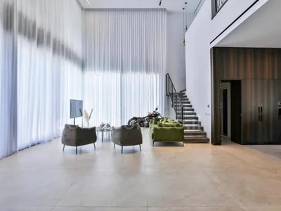 Residential quarter Calme investi au centre bon emplacement grand luxueux bien agence clair spacieux entierement meuble grand jardin hauts plafonds magnifique