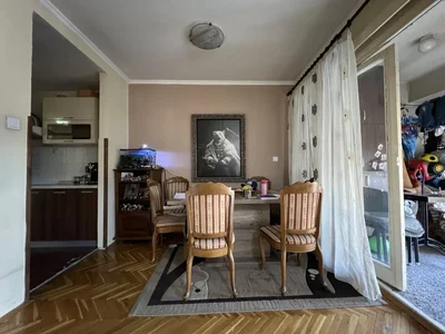 Wohnviertel Stan 73 m² na Izdavanje – Centar, Cetinje