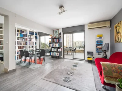 Quartier résidentiel Cottage triplex rare