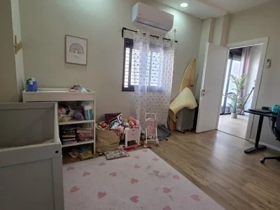 Residential quarter A vendre appartement 4 pieces entierement renove a bat yam