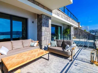 Zespół mieszkaniowy Duplex 5+1 apartments on the seafront in Bodrum.