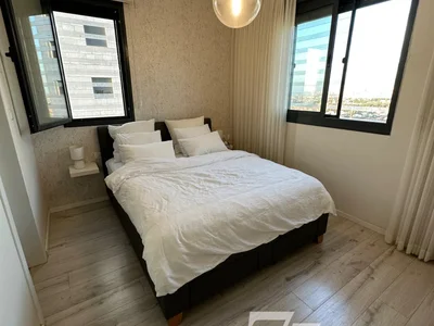 Residential quarter Dans un bel immeuble vue sur la mer entierement meuble