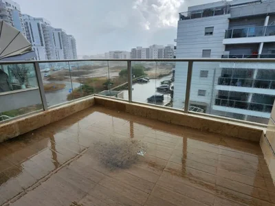 Quartier résidentiel Dans rue calme