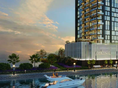 Wohnanlage New residence Crestmark on the bank of the canal, near the places of interest, Business Bay, Dubai, UAE