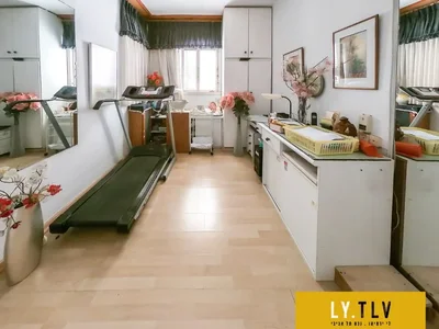 Quartier résidentiel Superbe 100 m2 a deux pas de la mer avec parking et ascenseur