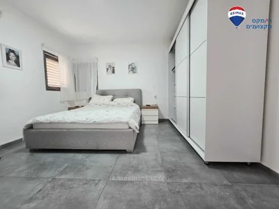 Residential quarter Vous recherchez un grand duplex refait a neuf au centre ville de hadera et au calme