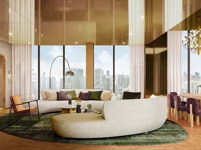Wohnanlage High-rise residential complex with loft apartments next to the metro, in the business district of Bangkok, Thailand