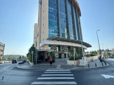 Residential quarter Bureaux neuf dans immeuble de bureaux tres recherche sur guivat shaoul