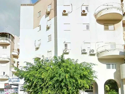 Residential quarter Super affaire un appartement de 4 pieces spacieux avec terrasse ascenseur et parking a lentree du quartier prise haotsar de hadera