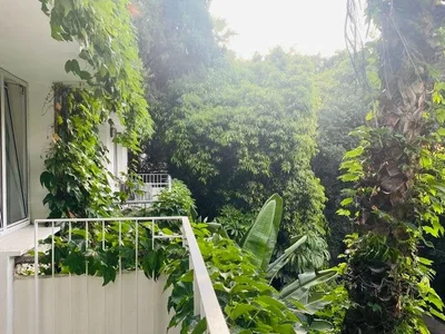 Жилой квартал Magnifique 5 pieces entierement renove pres de rothschild rue nachmani