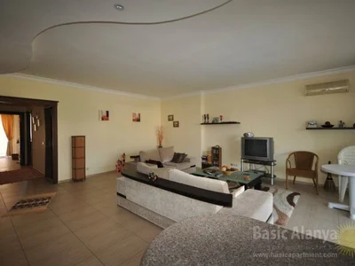Dzielnica mieszkaniowa Contemporary apartment in well managed complex
