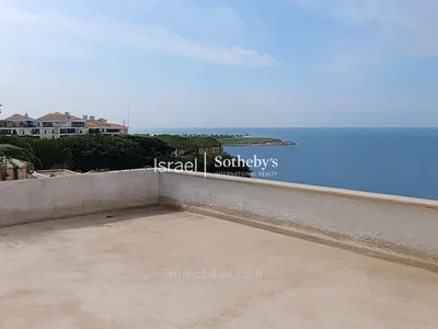 Quartier résidentiel Maison de ville unique avec vue sur mer, nichée dans les ruelles du vieux jaffa