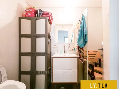 Quartier résidentiel Superbe 3 pieces dans un immeuble neuf pres de kikar rabin avec mamad ascenseurs parking et cave