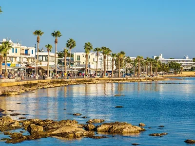 Three bedrooms, an open terrace and a «personal» view of the sunset over the sea. A unique apartment for sale in Cyprus