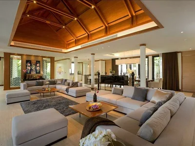 Wohnanlage Complex of villas with swimming pools and jacuzzis directly on Bang Tao Beach, Phuket, Thailand