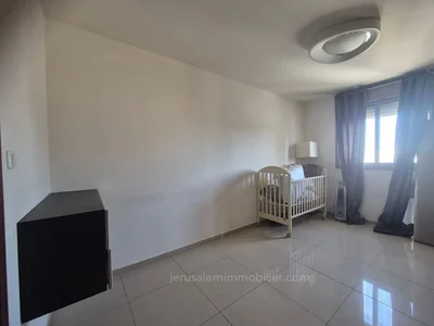 Barrio residencial Produit rare balcon souccah vue ouverte et etage eleve a jerusalem jerusalem immobilier 026786595