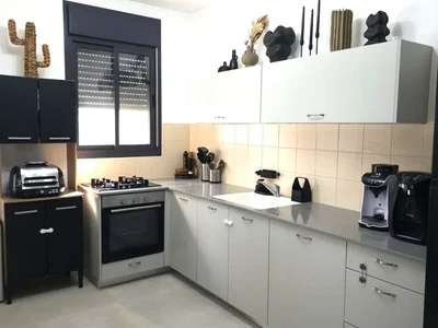 Жилой квартал Appartement 4 pieces dans le quartier harakafot a rishon lezion