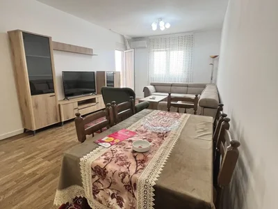 Hütte Kuća 63 m² na Izdavanje – Stari Aerodrom, Podgorica