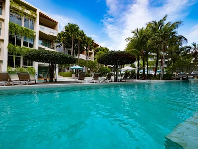 Жилой комплекс Wyndham Grand Phuket Nai Harn Beach