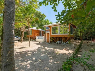 Discover Contemporary Beachfront Living at Camp Bay Beach, Roatan