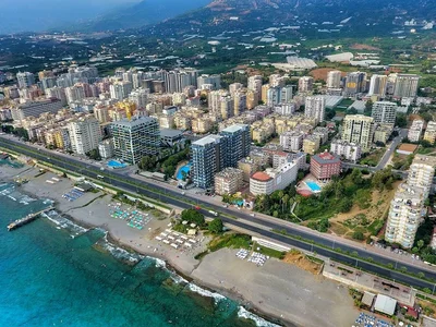 Edificio de apartamentos Bienes raíces frente al mar con impresionantes vistas en Mahmutlar