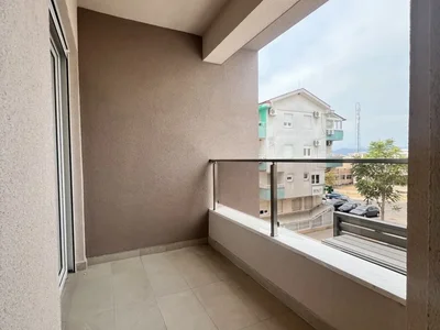 Hütte Kuća 63 m² na Izdavanje – Stari Aerodrom, Podgorica