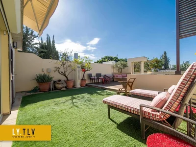 Quartier résidentiel Incroyable duplex penthouse dans une ruelle calme entre yehuda hamaccabi et le parc hayarkon