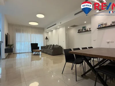 Residential quarter Magnifique appartement de 4 pieces au centre ville de hadera