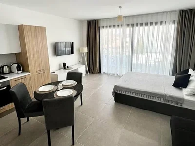 Zespół mieszkaniowy Umeblowane studio nad morzem w kompleksie Cove Garden.