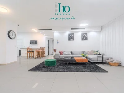 Жилой квартал Magnifique appartement 5 pieces transforme en 4 pieces spacieux