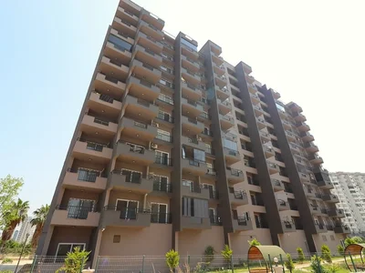 Apartamentowiec Apartament w Kompleksie z Basenem Blisko Plaży w Mersin Çeşmeli
