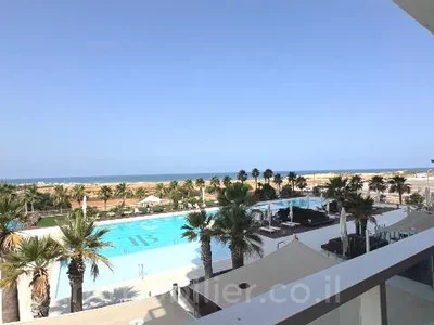 Wohnviertel Avec terrasse bel appartement bien agence bon emplacement grand haut standing investi luxueux magnifique proche de la mer spacieux vue sur la mer