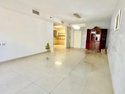 Barrio residencial A vendre superbe 4 pieces en plein coeur dashdod rue rogozin