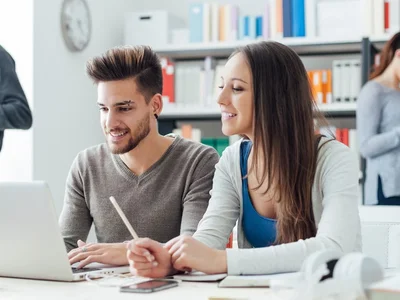 Los estudiantes internacionales en Canadá que estudien en línea recibirán un permiso de trabajo