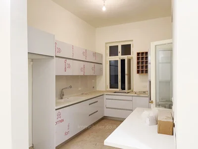 Dzielnica mieszkaniowa Decouvrez ce superbe appartement dans un immeuble historique renove a seulement 100 metres de la mer