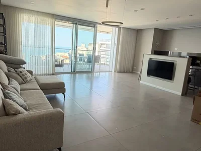 Residential quarter Immeuble prestigieux au pied du kikar migdal david briga face a la mer 4 pieces 160m 24m terrasse vue mer 6300000 shekels