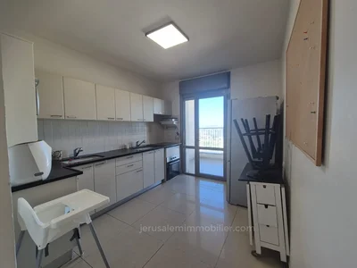 Barrio residencial Produit rare balcon souccah vue ouverte et etage eleve a jerusalem jerusalem immobilier 026786595