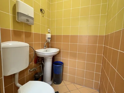 Handel Poslovni prostor 18 m² na Izdavanje – Vezirov Most, Podgorica