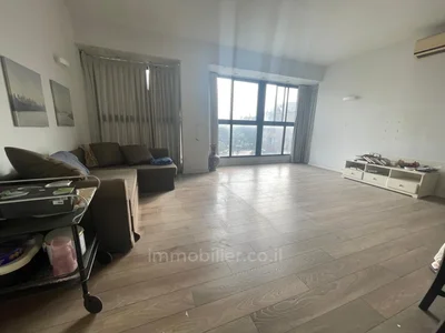 Quartier résidentiel À vendre – tel aviv – rue frishman/place mazaryk
grand 2 pieces de 81 m² – emplacement premium – ideal
investissement et airbnb