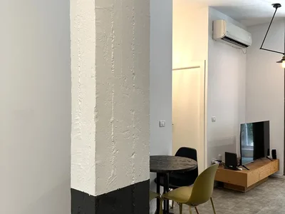 Residential quarter Investissement ideal 4 pieces renove a rafraichir proche boulevard nordau parfait colocation
