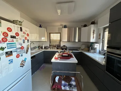Quartier résidentiel À vendre – penthouse à arnona, rue kfar etzion