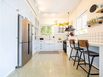 Dzielnica mieszkaniowa Appartement renove de 3 pieces avec balcon dans le vieux nord de tel aviv