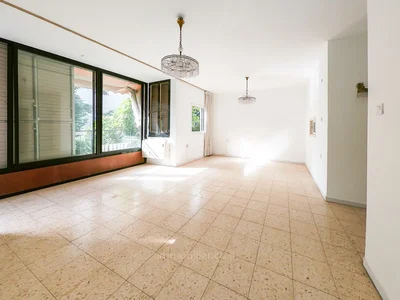 Dzielnica mieszkaniowa 35 pieces balcon avec ascenseur a renover proche mer