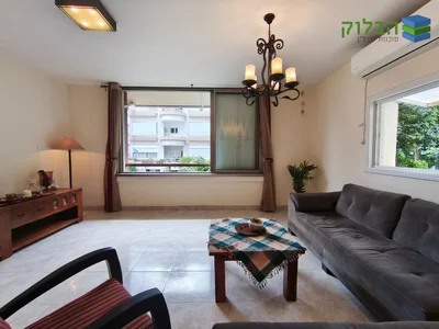 Residential quarter Nouveau en vente en exclusivite appartement 4 pieces rue hasadeh quartier remez rishon lezion
