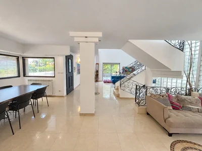 Quartier résidentiel À vendre – maison individuelle avec piscine, rue gordon à ra’anana