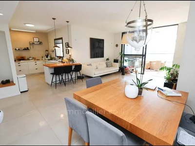 Quartier résidentiel À vendre – superbe appartement 5 pieces rehov mishpakhat malevski  - 
ir yamim (netanya)