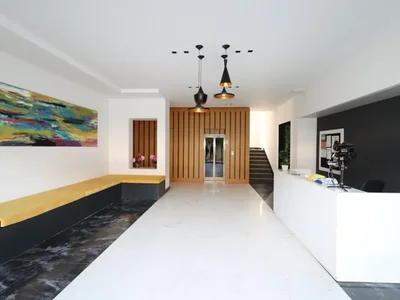 Zespół mieszkaniowy Umeblowany apartament 1+1 w kompleksie Granada Boutique, 50 metrów od morza.