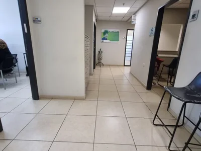 Residential quarter Espace de bureaux premium dans immeuble boutique talpiot