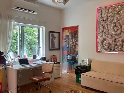 Жилой квартал Magnifique 5 pieces entierement renove pres de rothschild rue nachmani